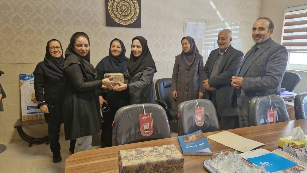 انتخاب کارمندان نمونه سال ۱۴۰۴ در دانشکده تغذیه و علوم غذایی