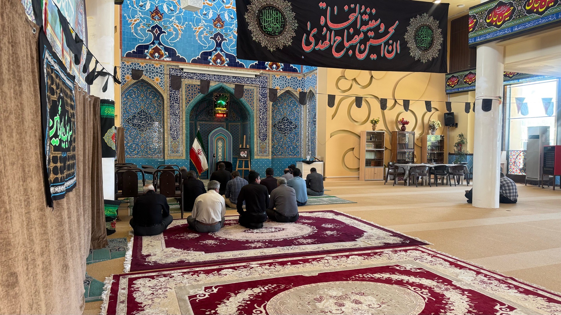 برگزاری آیین اقامه عزای حضرت سیدالشهدا(ع) در پردیس شهید دوران