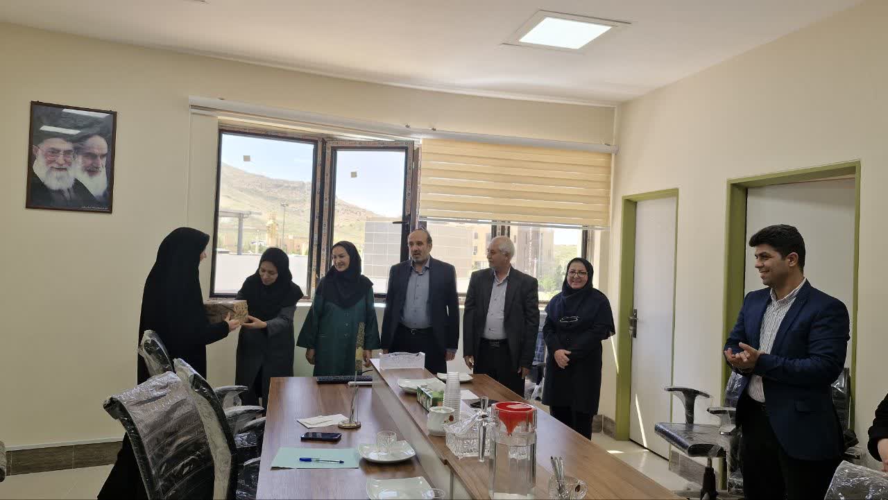 مراسم تقدیر از اساتید و کارکنان خدماتی دانشکده تغذیه و علوم غذایی