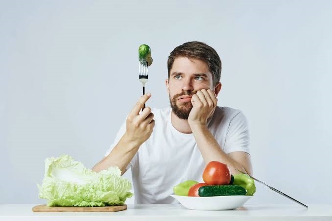 چرا با کمخوردن وزن کم نمیکنم؟
