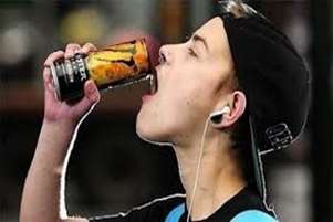 نوشیدنی‌های محبوب، دوست یا دشمن برای نوجوانان؟