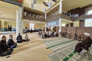 برگزاری ویژه‌برنامه‌های دهه کرامت در پردیس شهید دوران