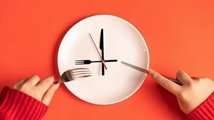   آیا زمان غذا خوردن به اندازه آنچه می‌خوریم اهمیت دارد؟